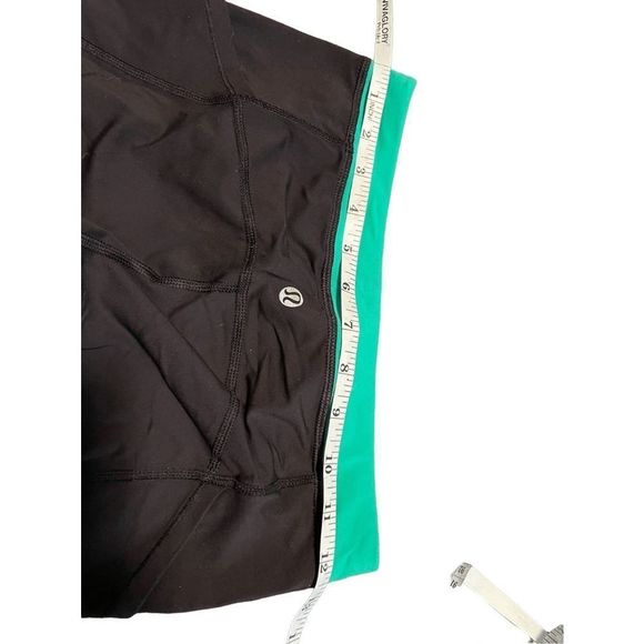 LULULEMON 19" Cropped Leggings *Black/Green* Size  Small - Picture 2 of 5